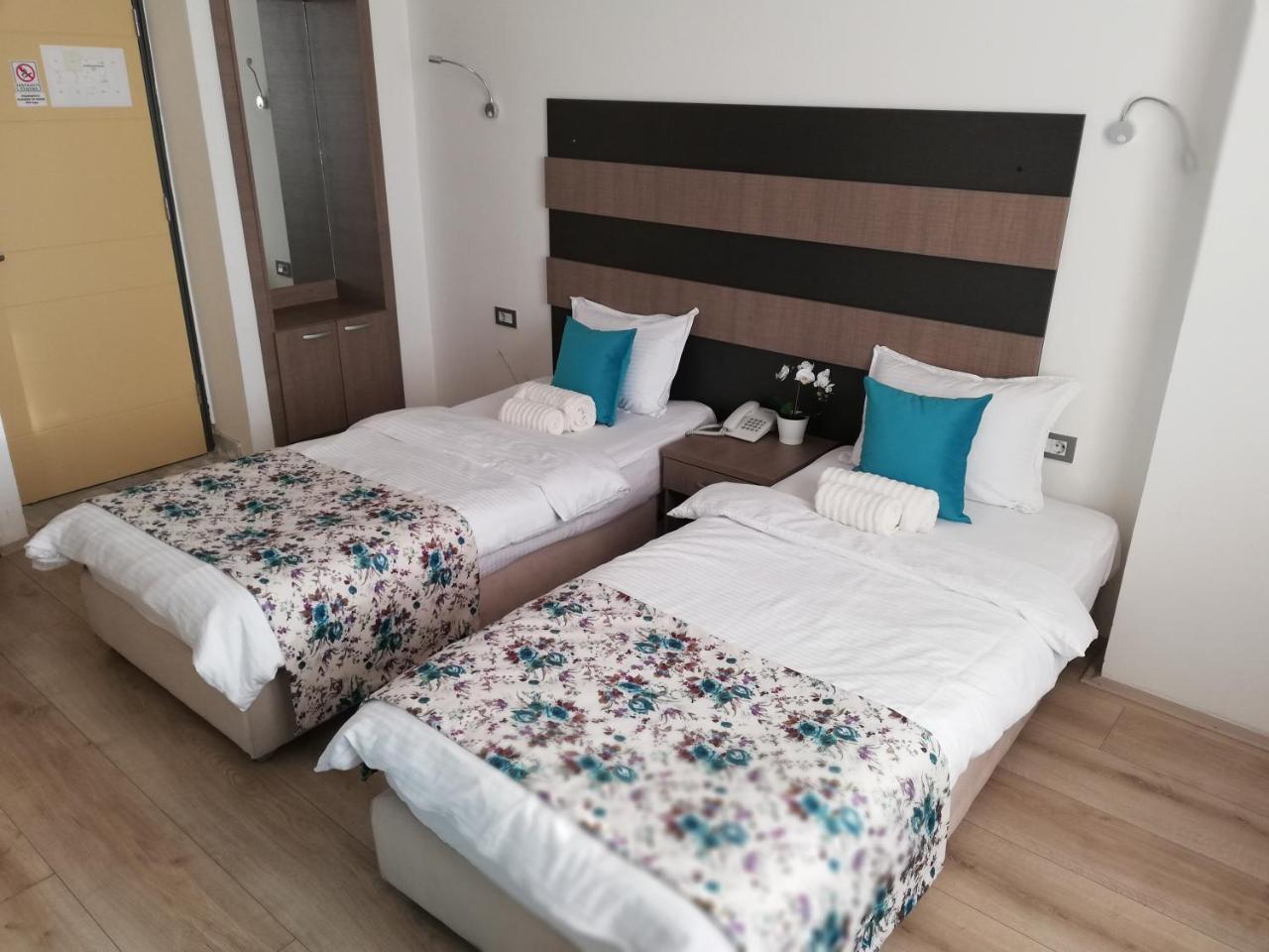 Atlas City Center Hotel 프릴레프 외부 사진