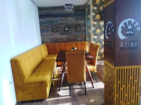 Atlas City Center Hotel 프릴레프 외부 사진
